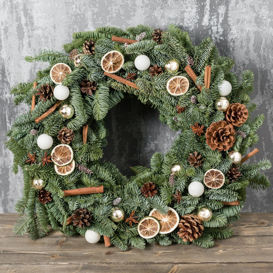 Classic Xmas - Flowers &amp; Plants Co